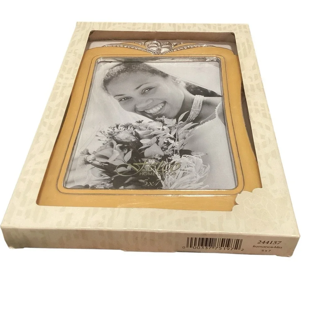Felco Home Decor Romance Mia Yellow Pic Frame 5x7 Rhinestone Heart Embellishment